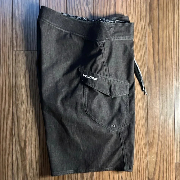 SOLD Men’s Volcom swim shorts size 32 - Picture 7 of 7
